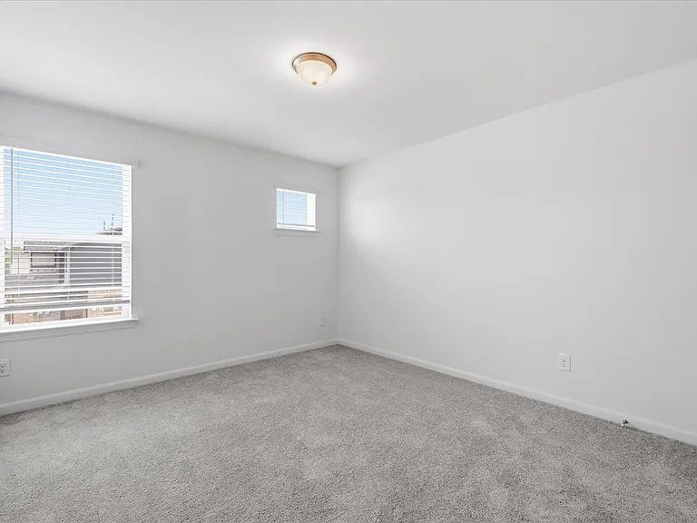 186 Balboa Ln — Photo 18