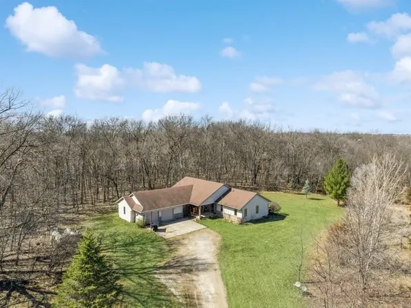 2845 J Ave, Williamsburg, IA 52361