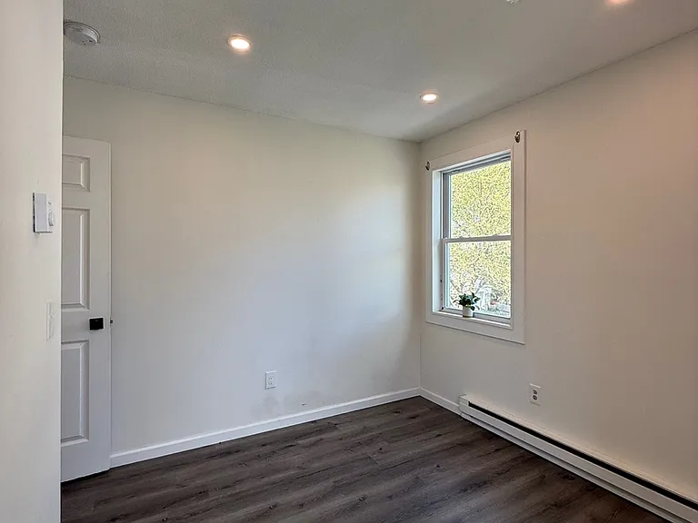 21 E Bartlett St #7 — Photo 6