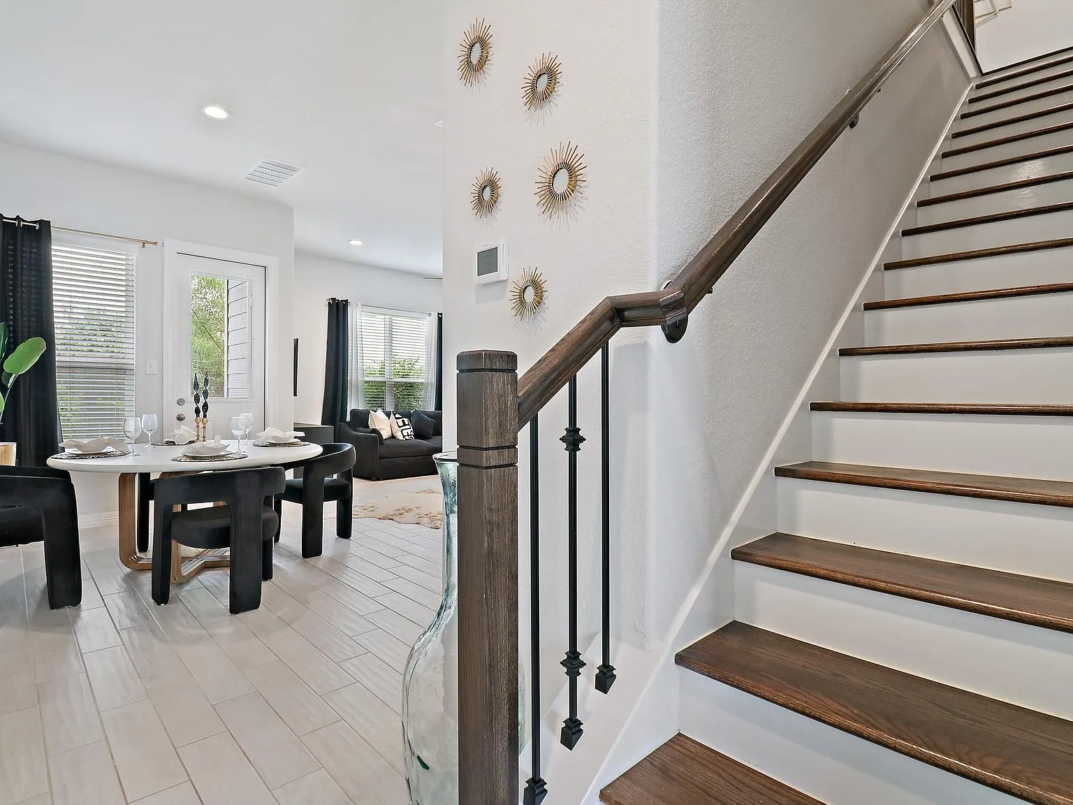 3 bed, 2.5 bath, 1680 sqft, $3,900 — Photo 4