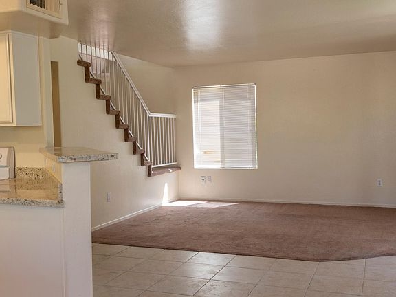 4th image of 1732 E Blackhawk Dr