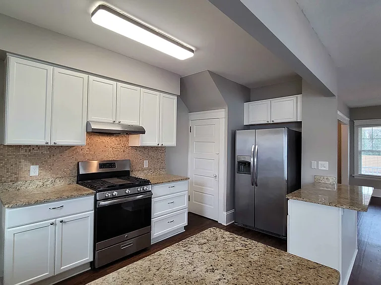 1446 Owego Ave — Photo 2