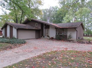 3939 Canterbury Rd, North Olmsted, OH
