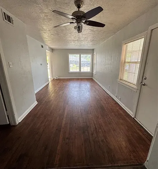 2203 Tolosa Dr — Photo 6