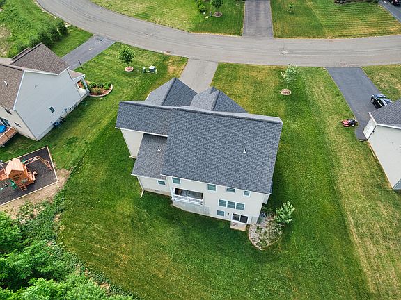 3rd image of 3 Amanda Ln