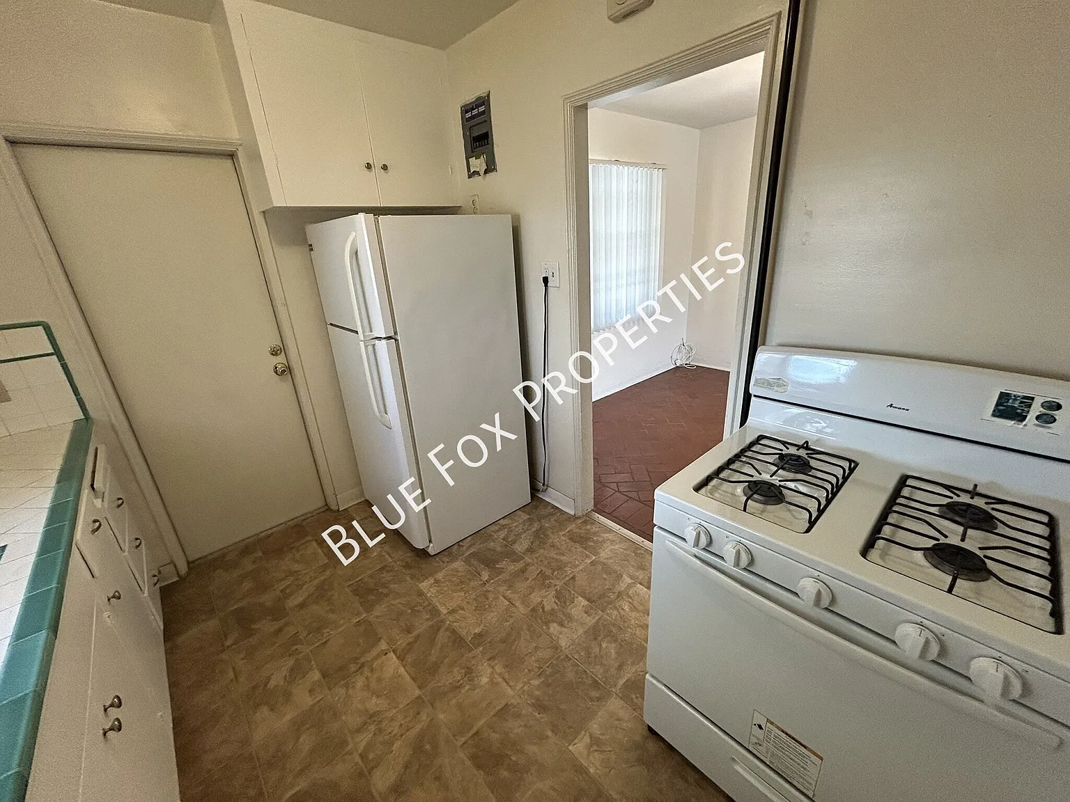 Adorable vintage 2 bed/ 1 bath home minutes from UofA & downtown — Photo 4