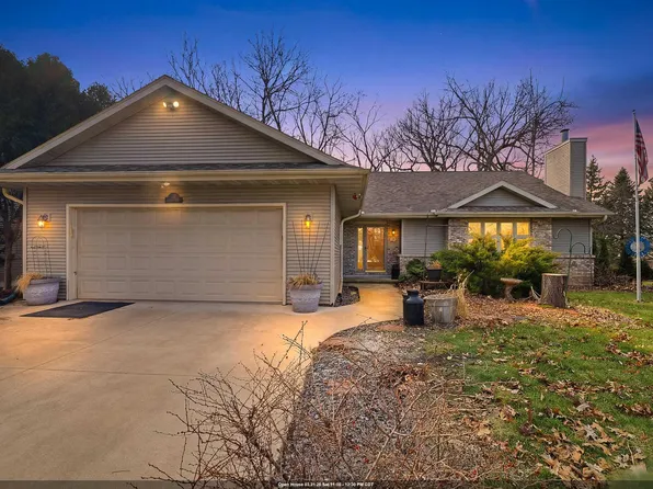 1715 Bernheim St, Oshkosh, WI 54904