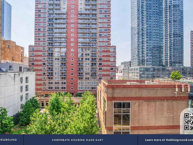 572 11th Ave #6C — Photo 4