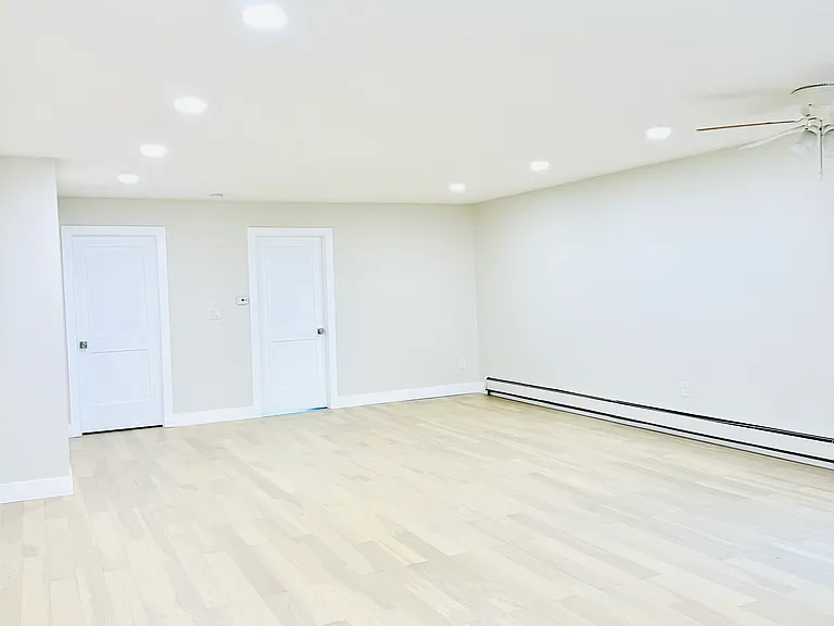 1009 Broadway #2 — Photo 2