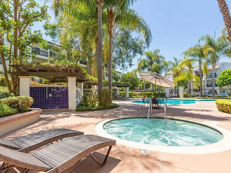 Elan Sevilla Pool and Spa
