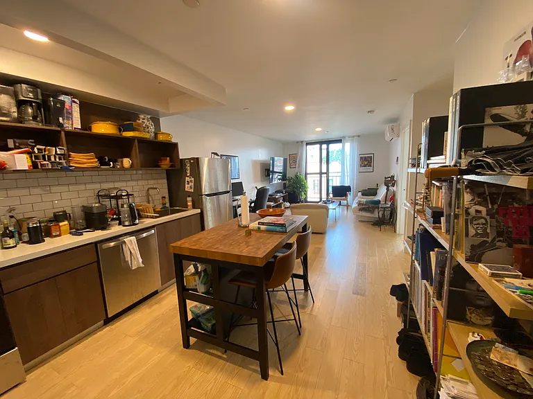 24 Wilson Ave #2A — Photo 1