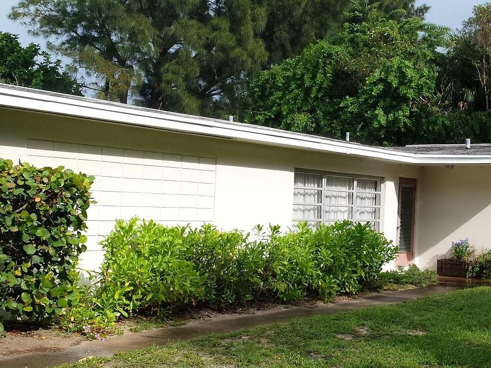 1st image of 404 Hibiscus Trl