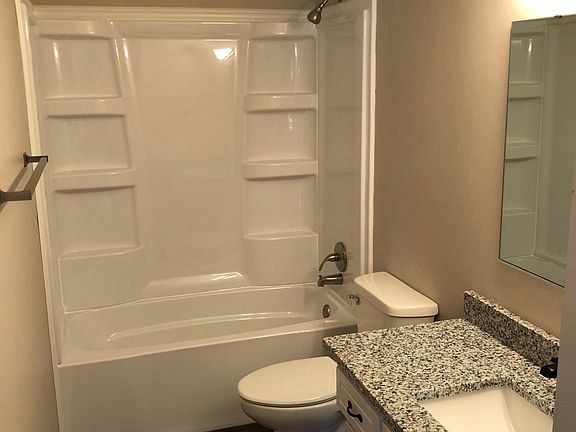 4th image of 3224 12th Ave APT A