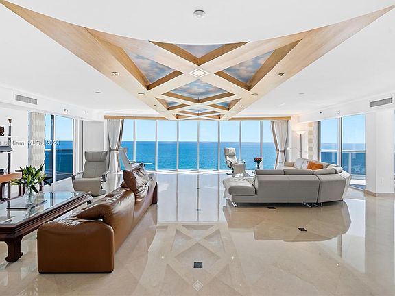 3rd image of 18911 Collins Ave APT 2601