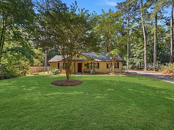 2nd image of 662 Old House Road