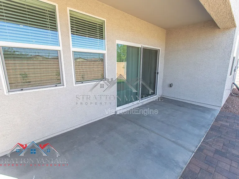 1330 W Hess Ave — Photo 37