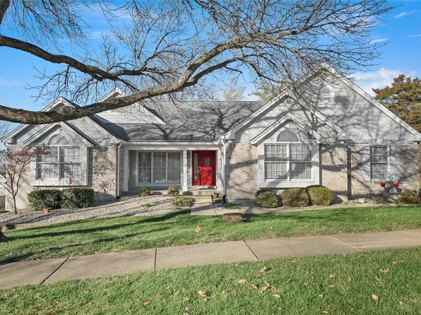 703 Carman Meadows Dr, Ballwin, MO 63021