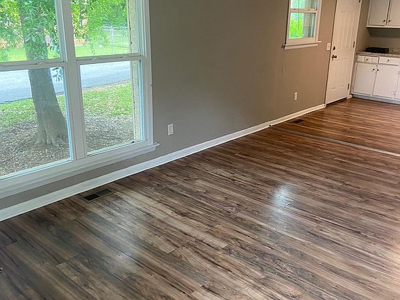 2nd image of 1B Carroll Ln #1B
