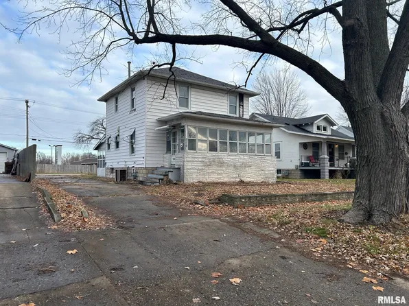 919 W Park Blvd, Taylorville, IL 62568