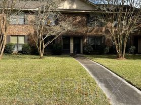 10 Bass Ln, Charleston, SC