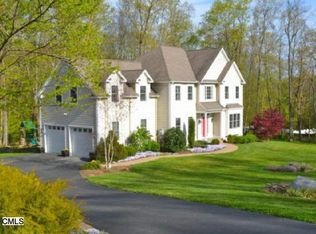 12 Deer Woods Dr, New Milford, CT 06776