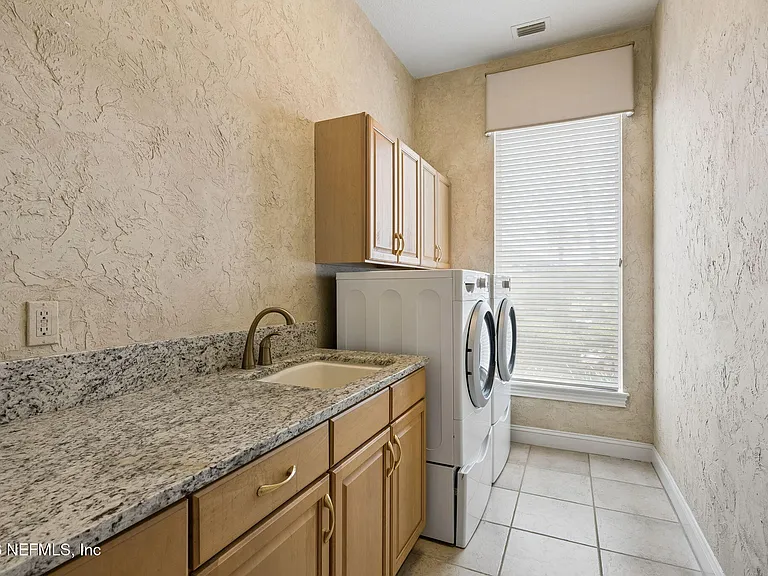 132 Lantern Wick Pl — Photo 15