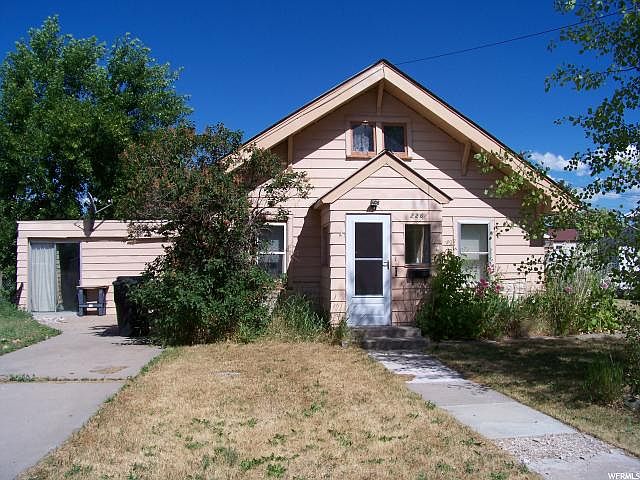 1st image of 226 N 11th St