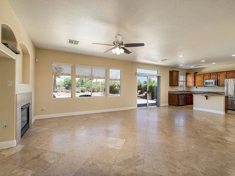 10226 Sourwood Ave — Photo 7