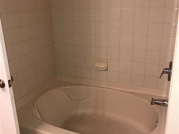 4th image of 166 SW Peacock Blvd APT 105