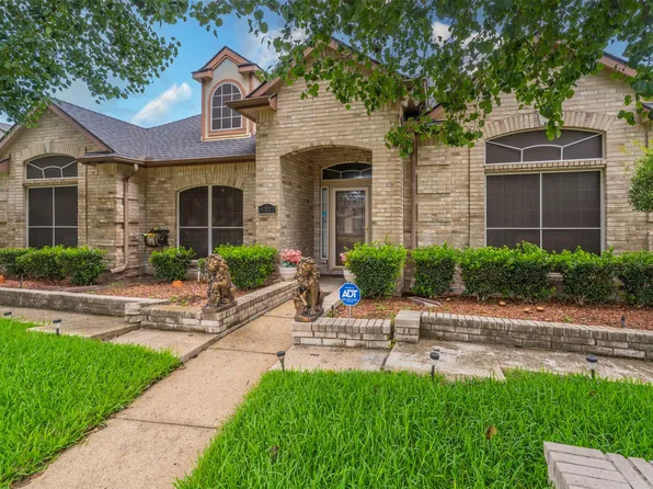 8317 Lake Bend Dr, Rowlett, TX 75088