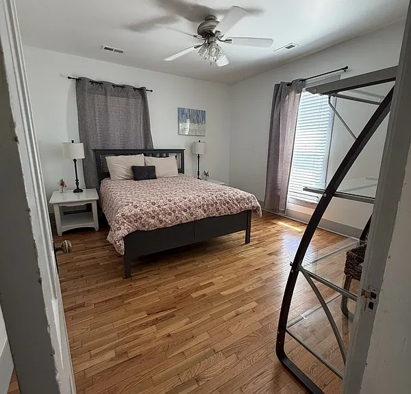 845 Illinois St — Photo 17