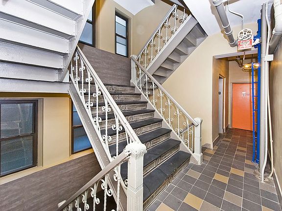 4th image of 177 W 26th St APT 500