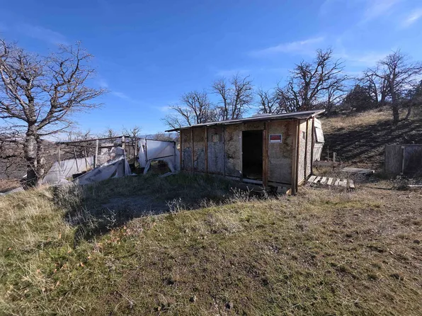 441 & 442 Sea Horse Ln, Montague, CA 96064