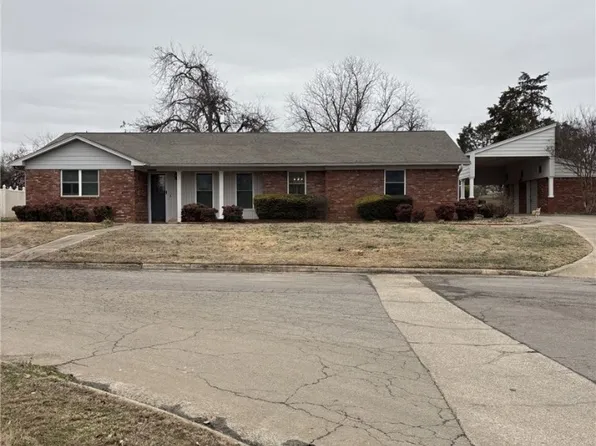 1209 N 8th St, Van Buren, AR 72956