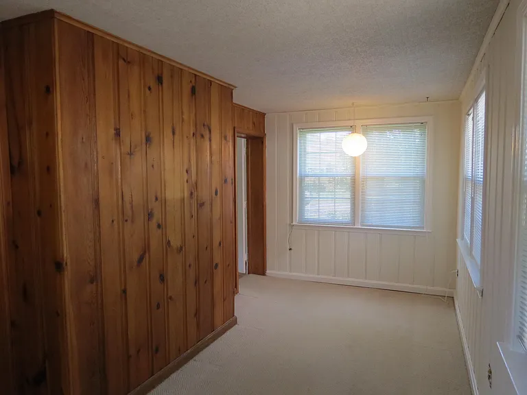 9603 Evergreen St — Photo 8