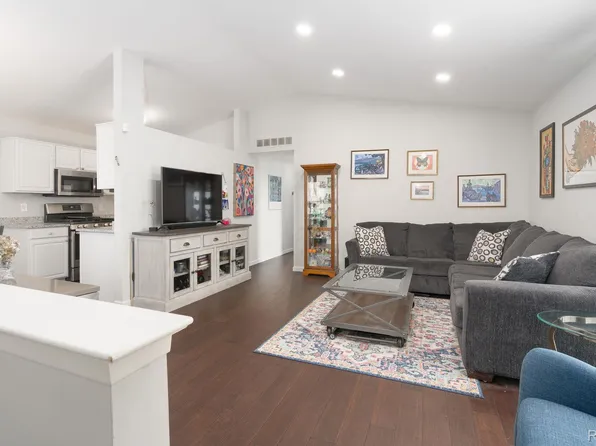 3019 Forest Creek Ct, Ann Arbor, MI 48108