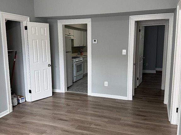 4th image of 640 Girard St NE #1