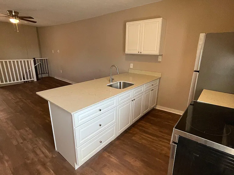69 N Main St #7 — Photo 3