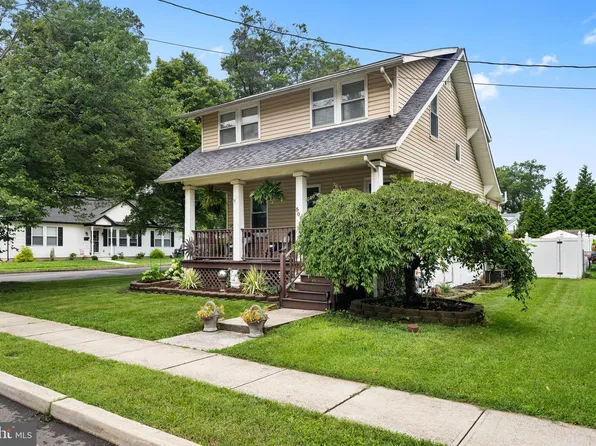 501 E Evesham Ave, Magnolia, NJ 08049