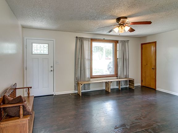4th image of 937 Hogan Ln