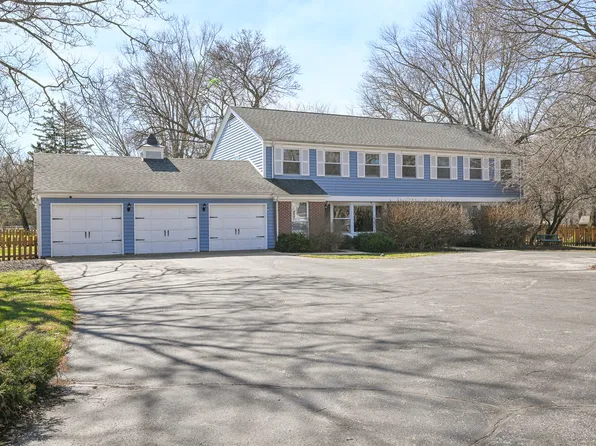 5N300 Powis Rd, Wayne, IL 60184