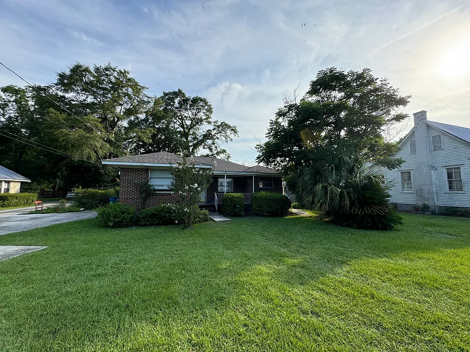Front of Duplex; 
Unit A on the left
Unit B on the right