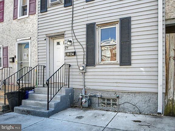 3rd image of 24 W Front St