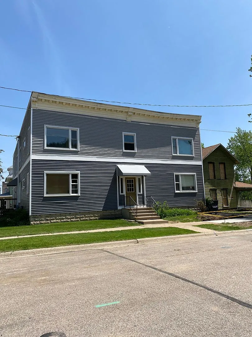 Building Photo - 338 N High St
