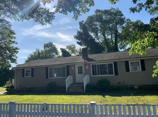 8 Marion Rd, Bedford, MA 01730