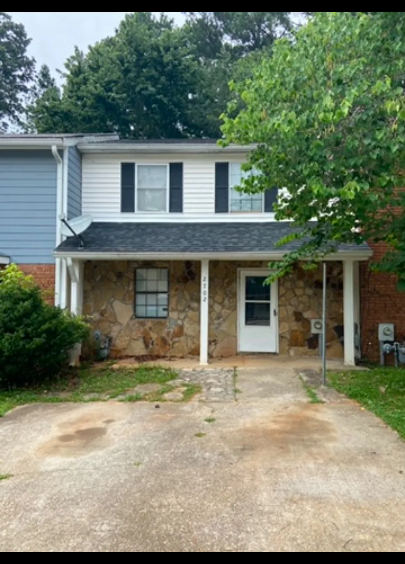 2 bed, 1.5 bath, 1232 sqft, $1,500 — Photo 1