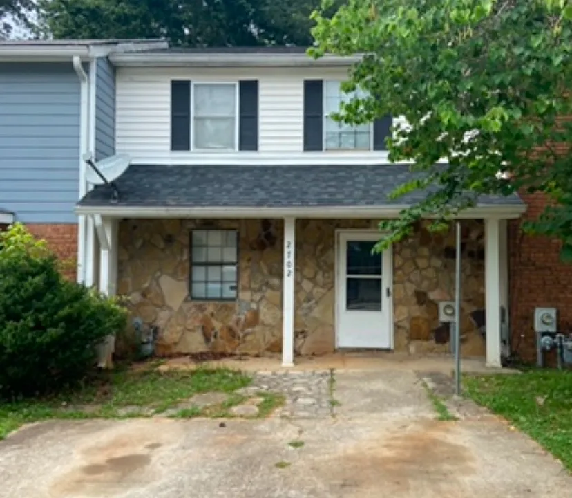 2702 Greystone Ct