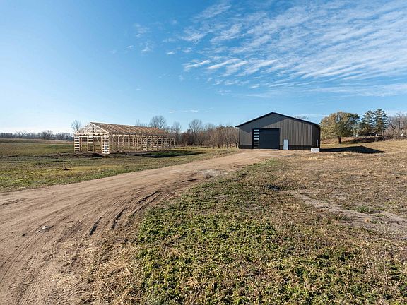 3rd image of Cloudy Ct