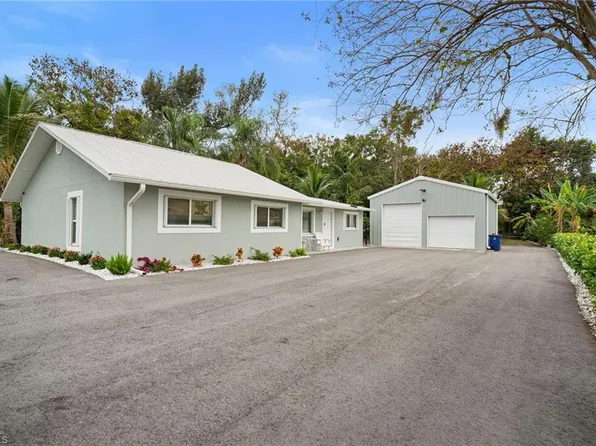 191 Abbey LN, NORTH FORT MYERS, FL 33917