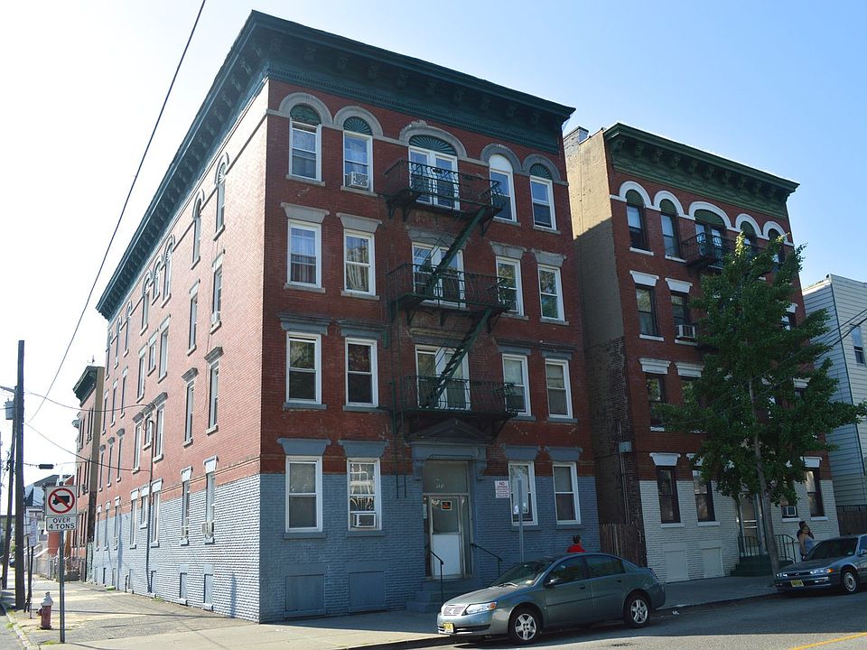 Building Photo 3
